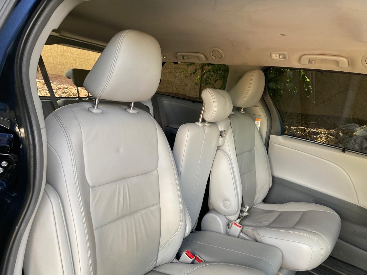Toyota Sienna Limited Premium 7-Passenger 2018