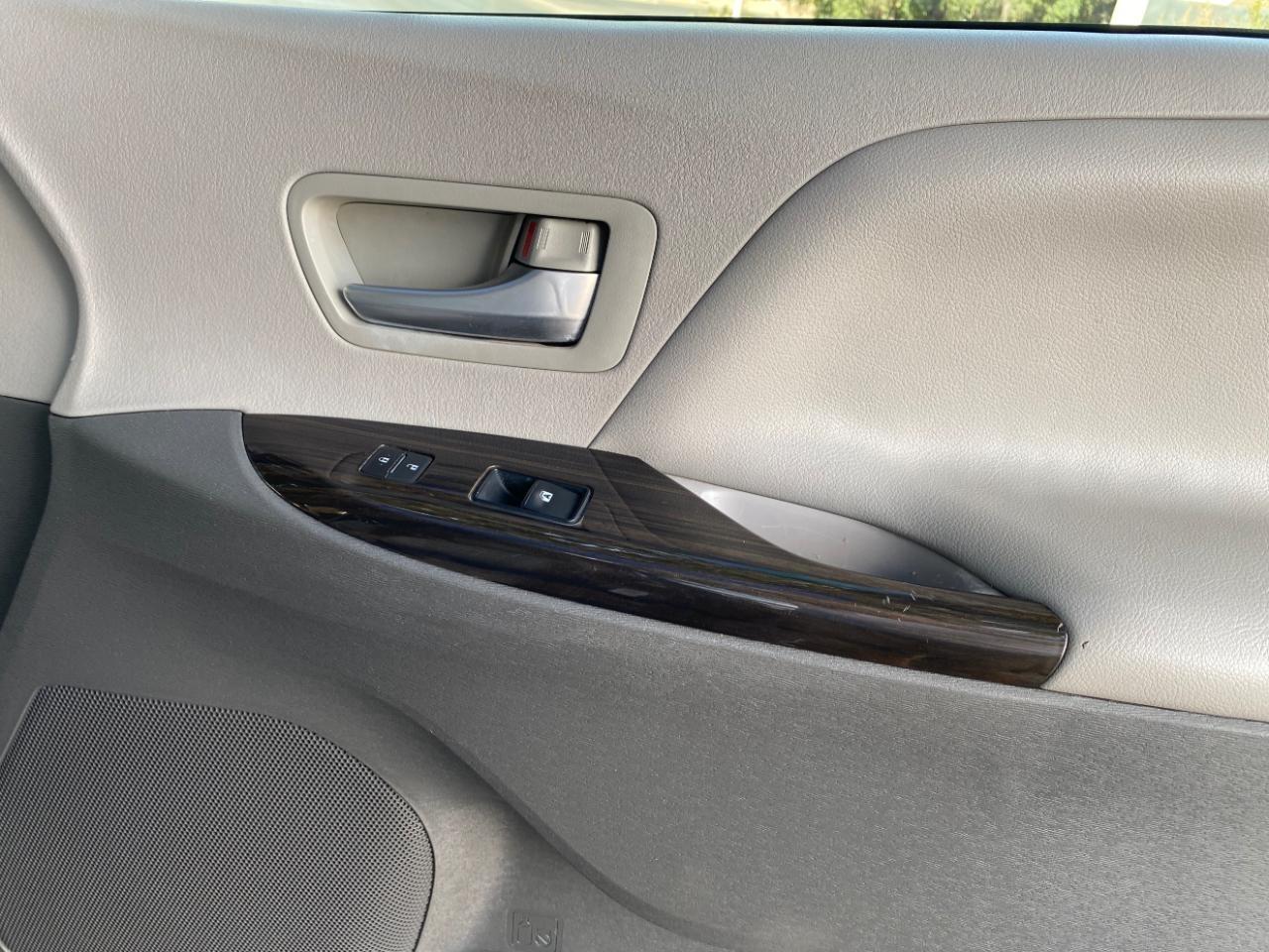 Toyota Sienna Limited Premium 7-Passenger 2018