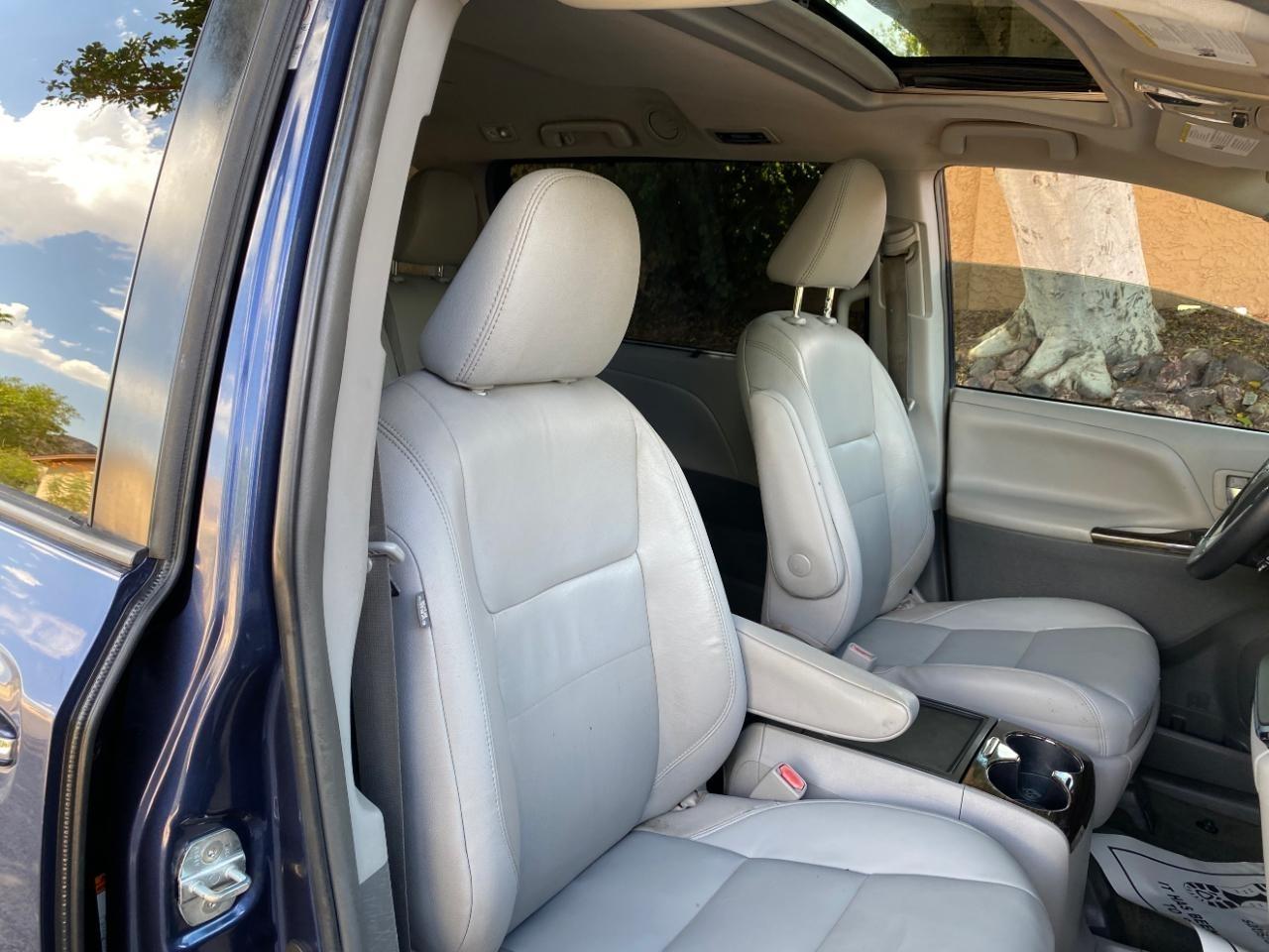 Toyota Sienna Limited Premium 7-Passenger 2018