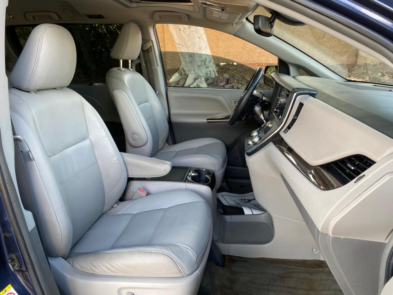 Toyota Sienna Limited Premium 7-Passenger 2018