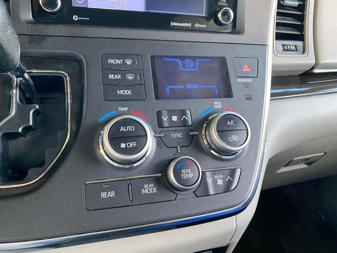 Toyota Sienna Limited Premium 7-Passenger 2018