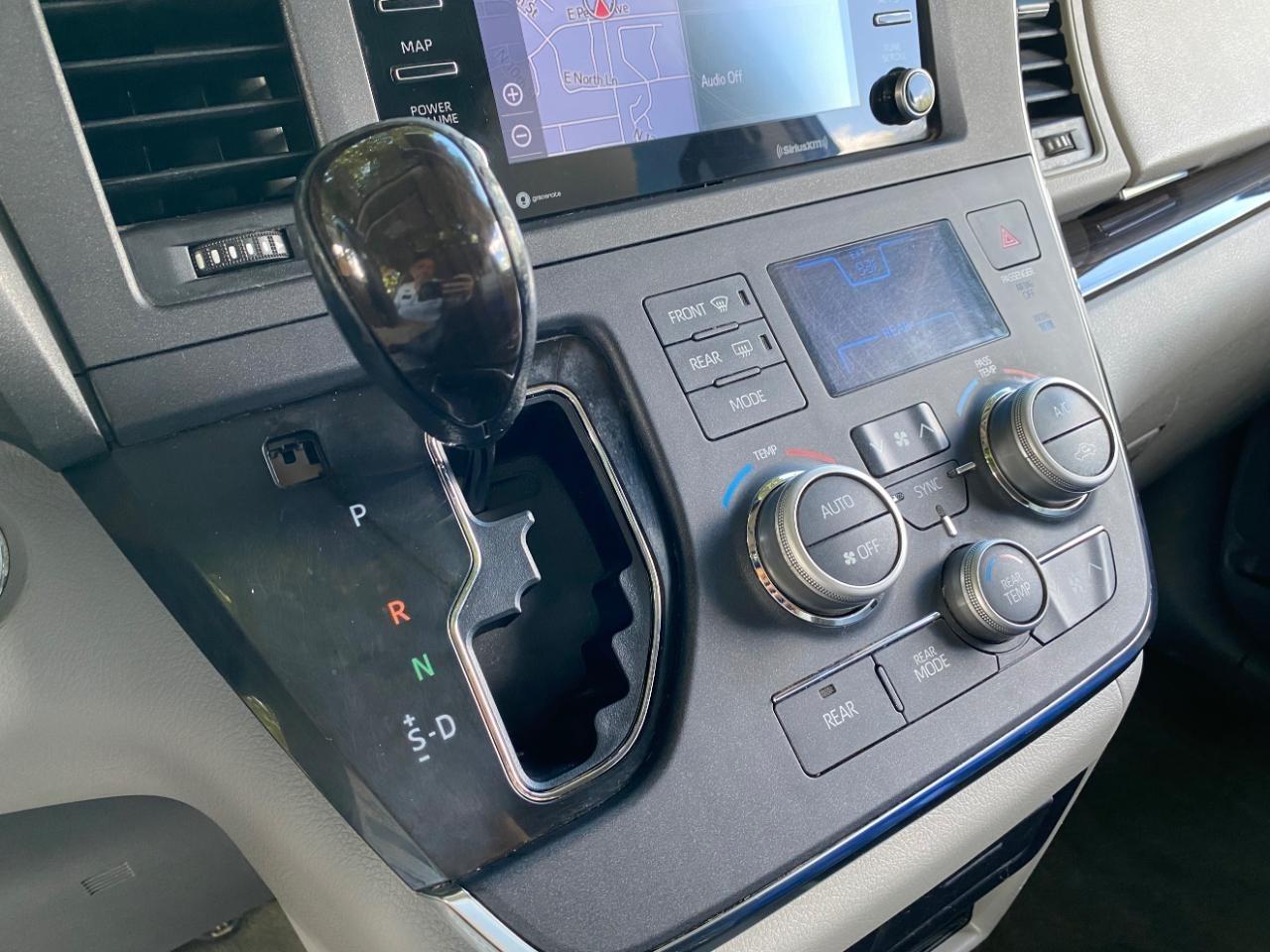 Toyota Sienna Limited Premium 7-Passenger 2018