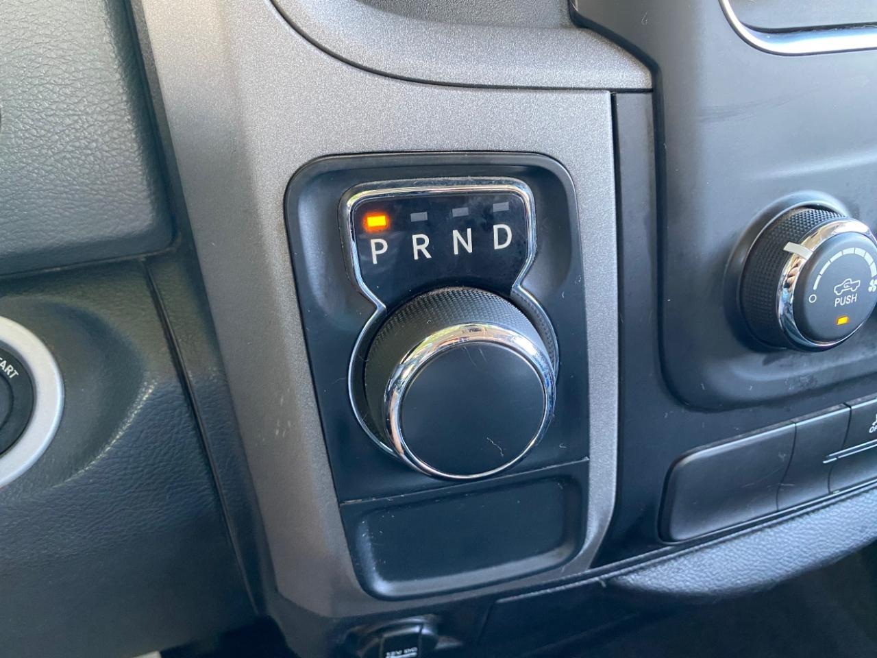 RAM 1500 Tradesman Regular Cab LWB 2WD 2017