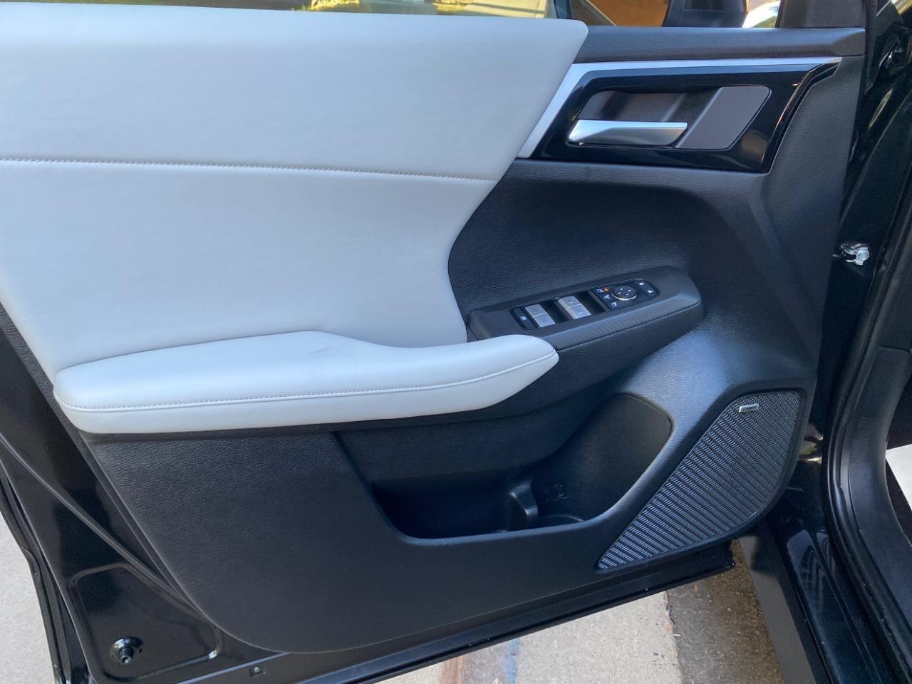 Mitsubishi Outlander SE 2WD 2025