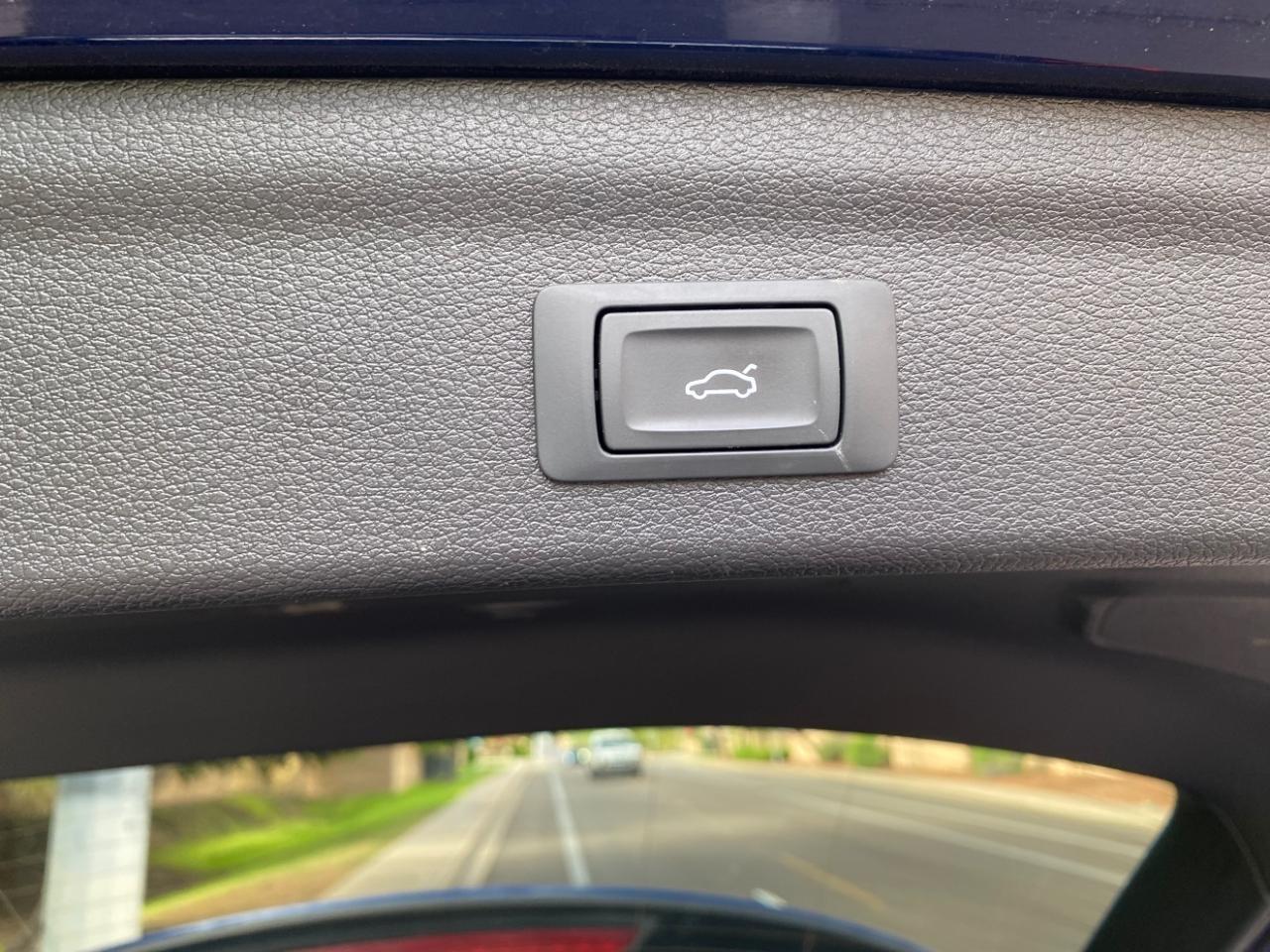 Audi Q3 S line Premium quattro 2025