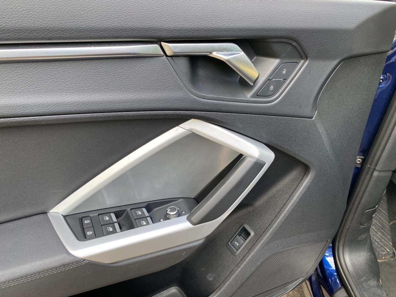 Audi Q3 S line Premium quattro 2025