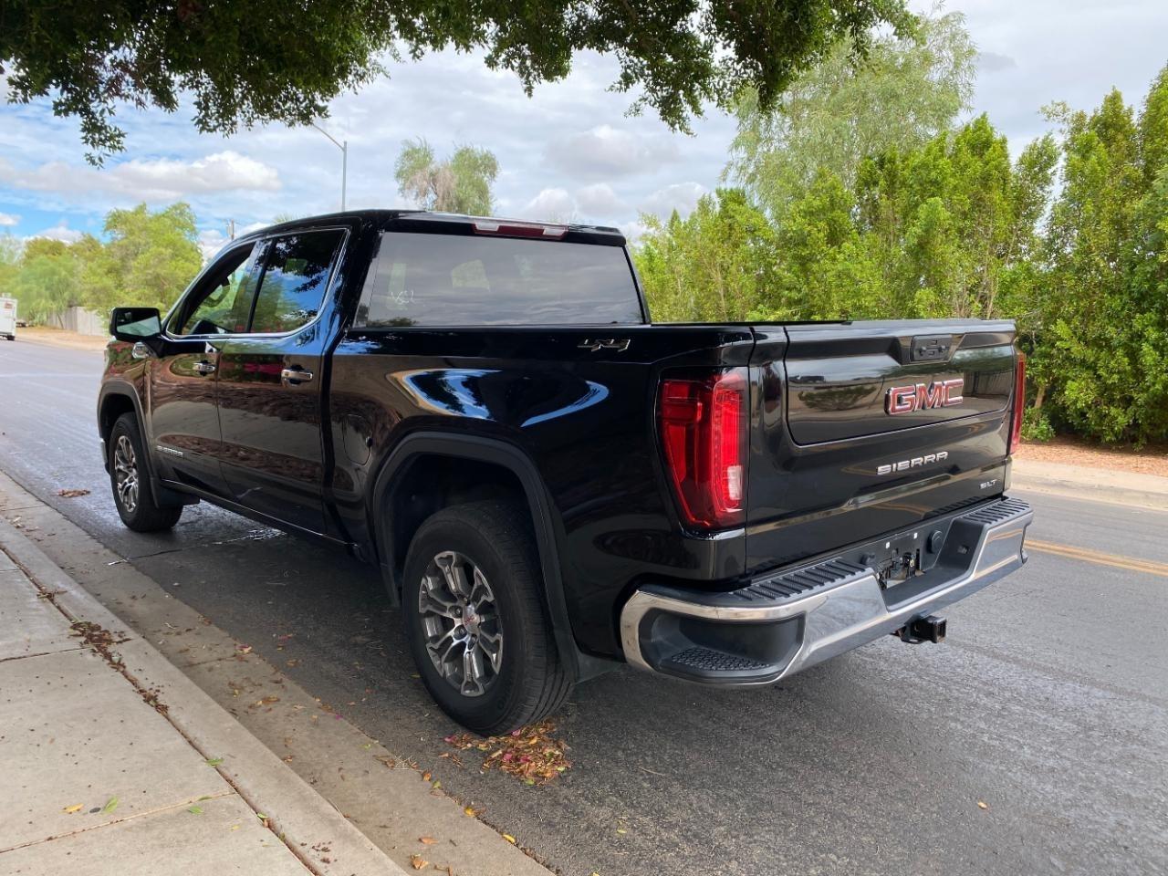GMC Sierra 1500 SLT Crew Cab 4WD 2025