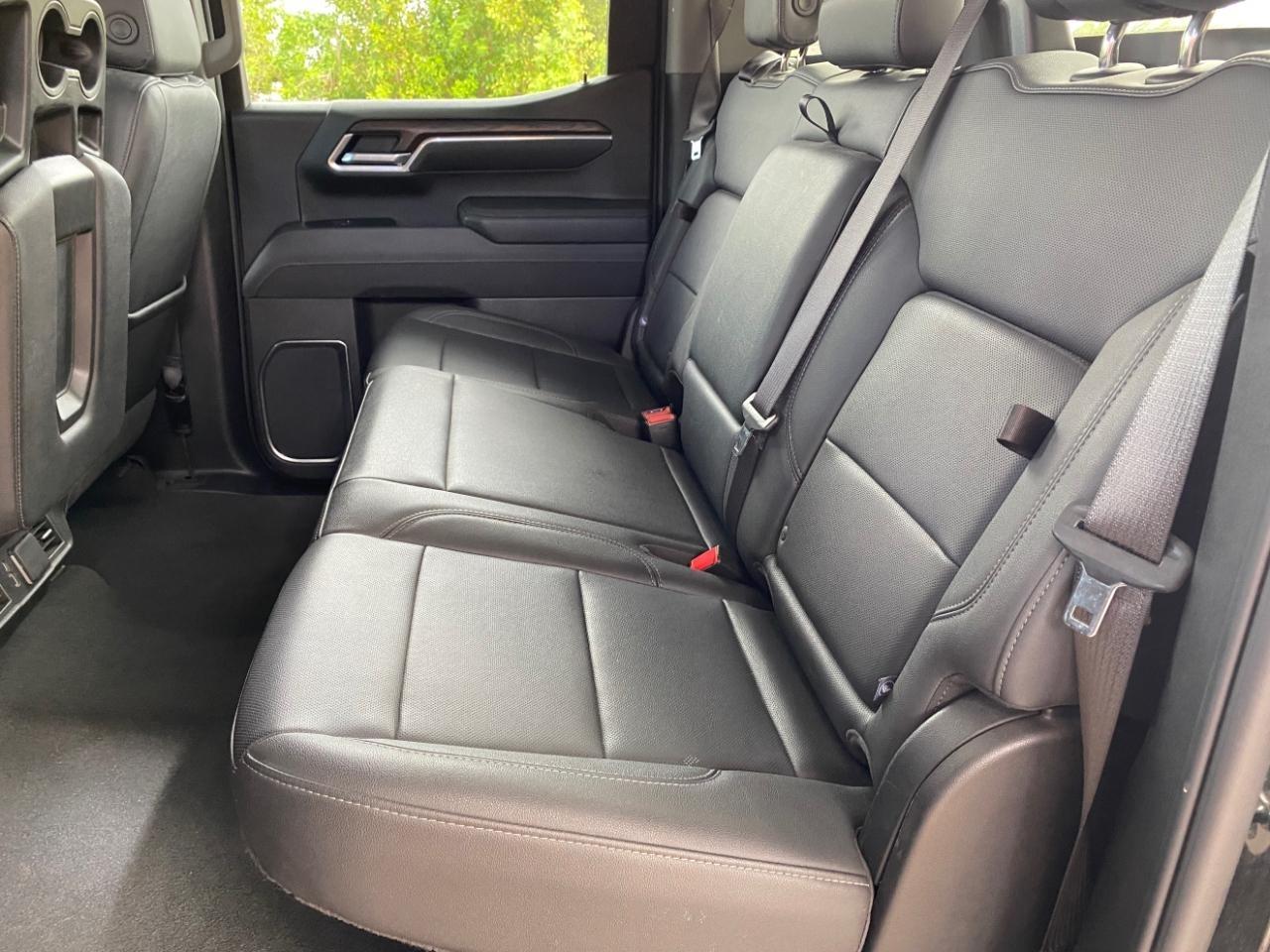 GMC Sierra 1500 SLT Crew Cab 4WD 2025