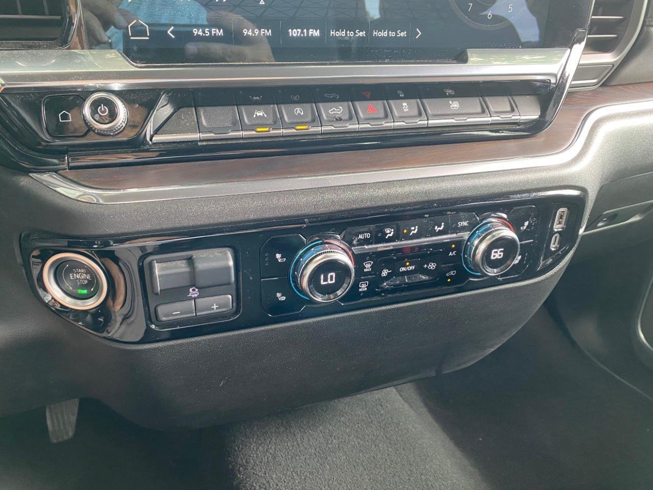 GMC Sierra 1500 SLT Crew Cab 4WD 2025