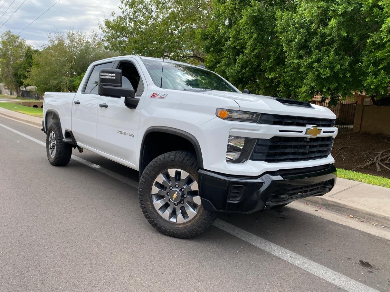 Chevrolet Silverado 2500HD Custom Crew Cab Long Box 4WD 2024