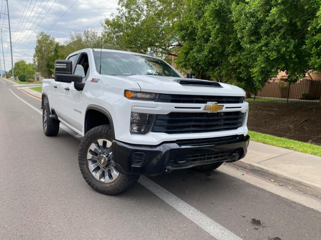 Chevrolet Silverado 2500HD Custom Crew Cab Long Box 4WD 2024