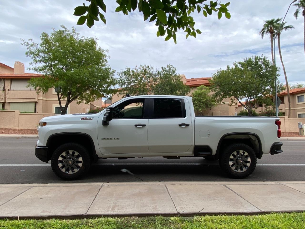 Chevrolet Silverado 2500HD Custom Crew Cab Long Box 4WD 2024