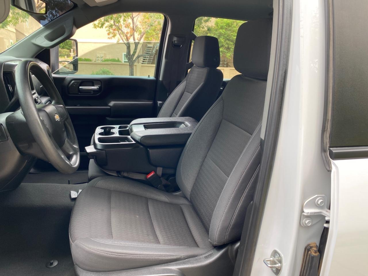 Chevrolet Silverado 2500HD Custom Crew Cab Long Box 4WD 2024