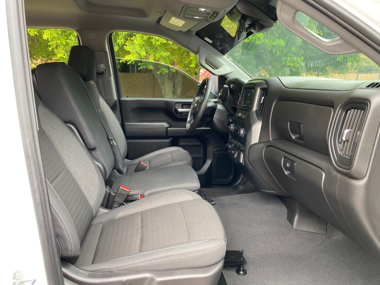 Chevrolet Silverado 2500HD Custom Crew Cab Long Box 4WD 2024