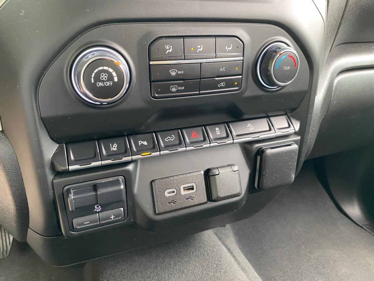 Chevrolet Silverado 2500HD Custom Crew Cab Long Box 4WD 2024