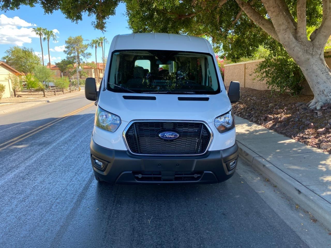 Ford Transit 350 Wagon Med. Roof XL w/Sliding Pass. 148-in. WB 2024