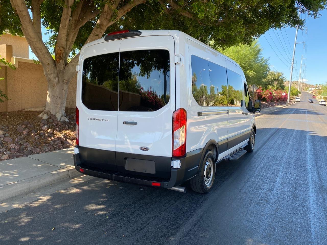 Ford Transit 350 Wagon Med. Roof XL w/Sliding Pass. 148-in. WB 2024