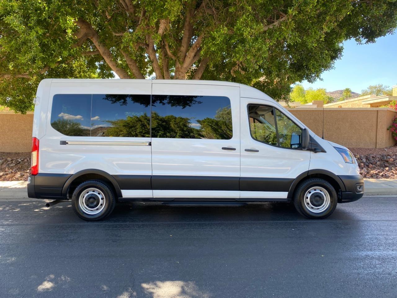 Ford Transit 350 Wagon Med. Roof XL w/Sliding Pass. 148-in. WB 2024