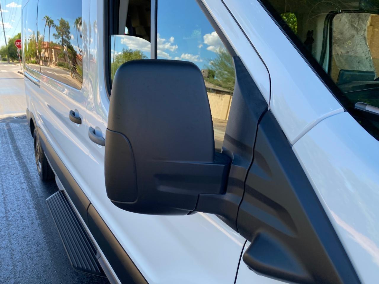 Ford Transit 350 Wagon Med. Roof XL w/Sliding Pass. 148-in. WB 2024