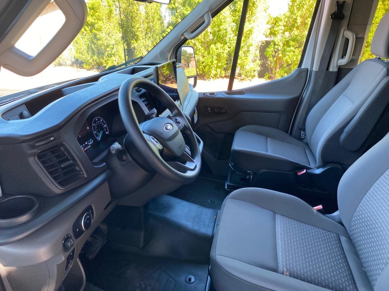 Ford Transit 350 Wagon Med. Roof XL w/Sliding Pass. 148-in. WB 2024