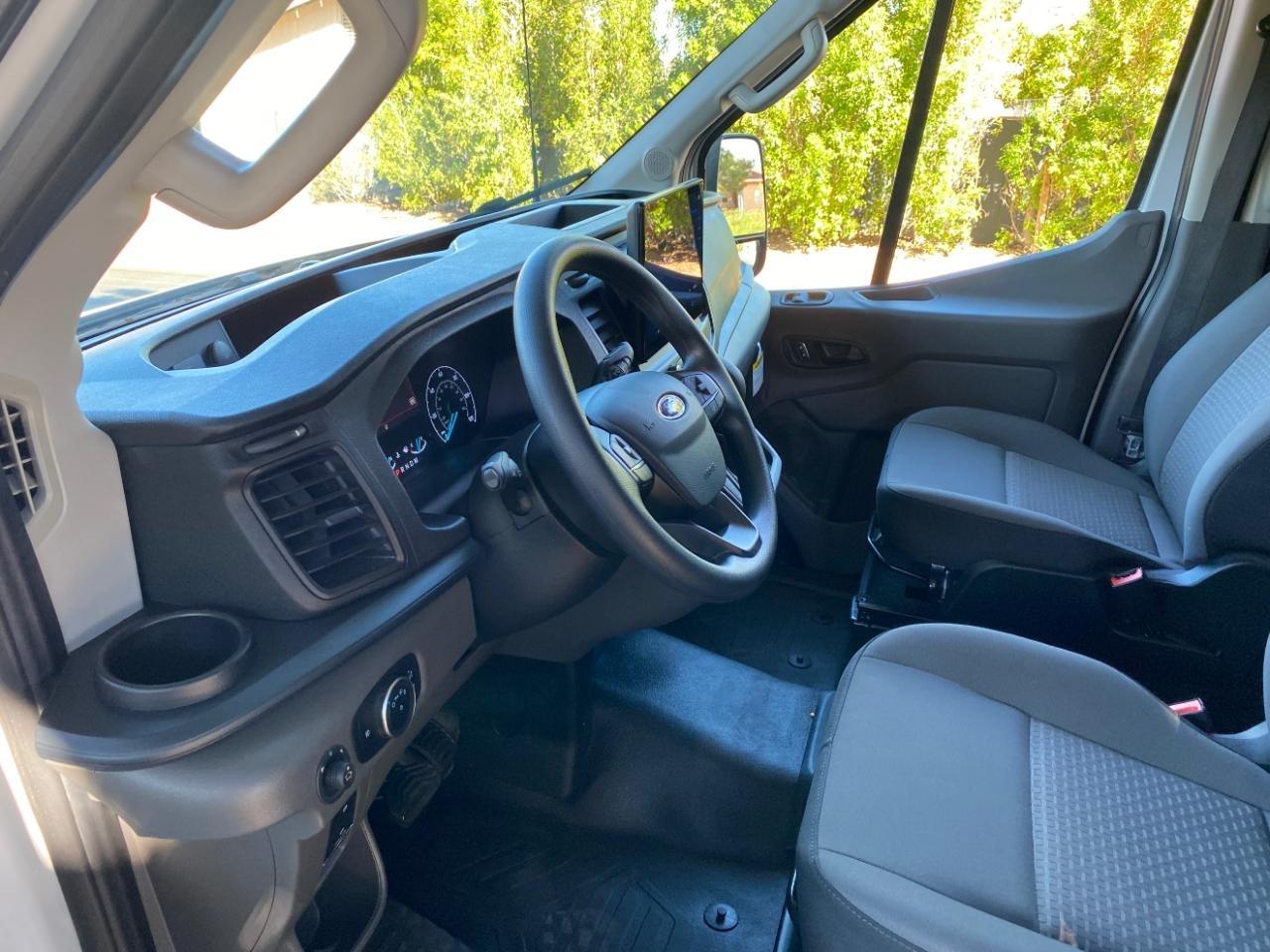 Ford Transit 350 Wagon Med. Roof XL w/Sliding Pass. 148-in. WB 2024