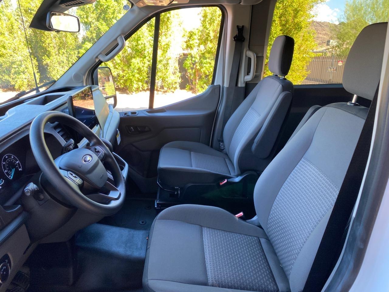 Ford Transit 350 Wagon Med. Roof XL w/Sliding Pass. 148-in. WB 2024