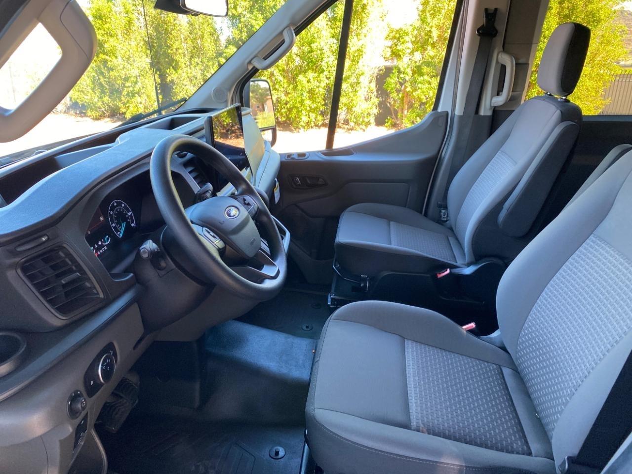Ford Transit 350 Wagon Med. Roof XL w/Sliding Pass. 148-in. WB 2024