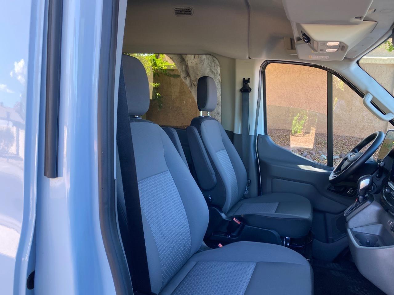 Ford Transit 350 Wagon Med. Roof XL w/Sliding Pass. 148-in. WB 2024