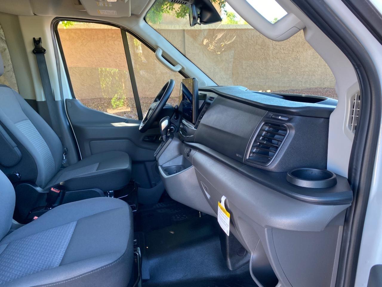 Ford Transit 350 Wagon Med. Roof XL w/Sliding Pass. 148-in. WB 2024