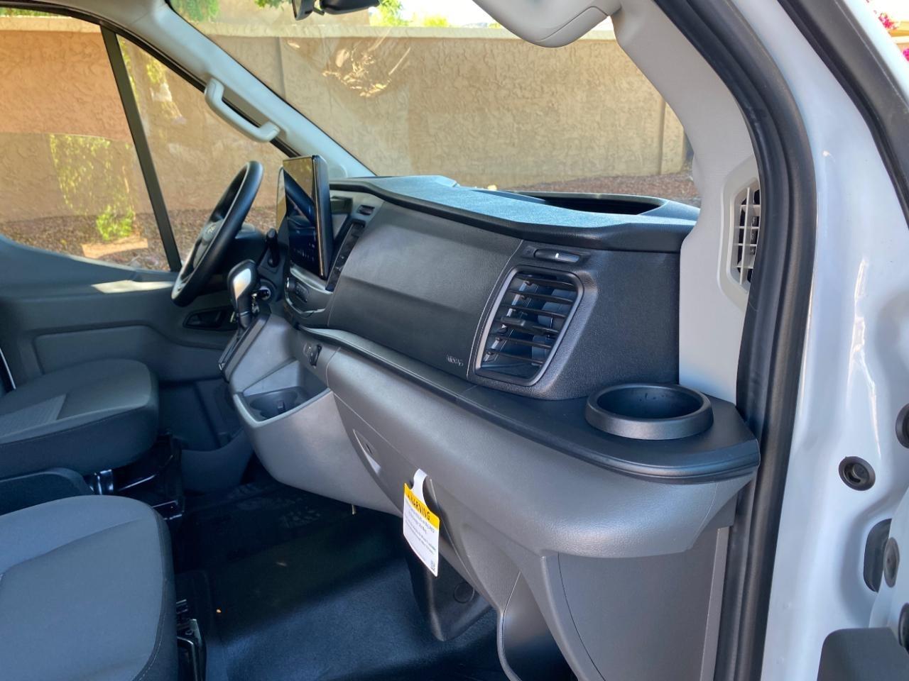 Ford Transit 350 Wagon Med. Roof XL w/Sliding Pass. 148-in. WB 2024