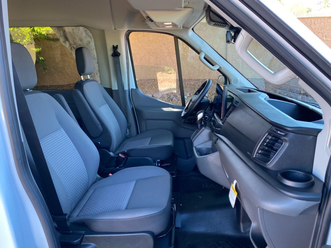 Ford Transit 350 Wagon Med. Roof XL w/Sliding Pass. 148-in. WB 2024