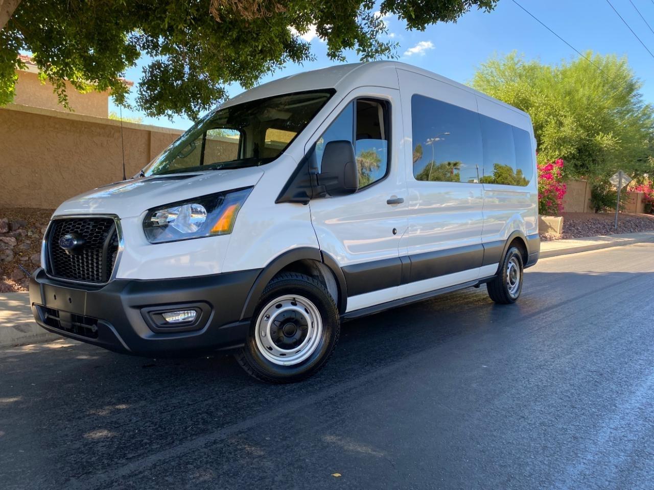 Ford Transit 350 Wagon Med. Roof XL w/Sliding Pass. 148-in. WB 2024