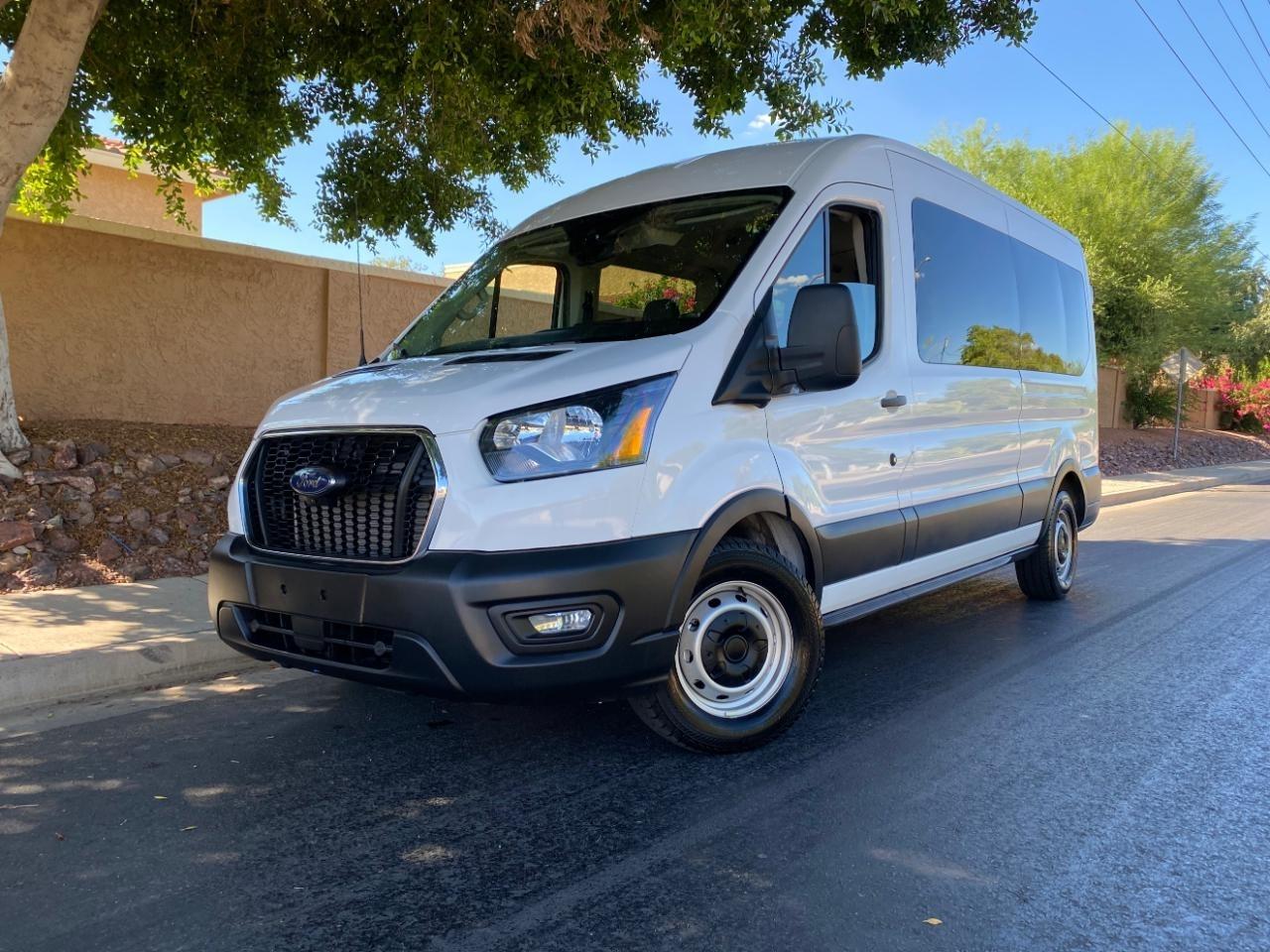 Ford Transit 350 Wagon Med. Roof XL w/Sliding Pass. 148-in. WB 2024