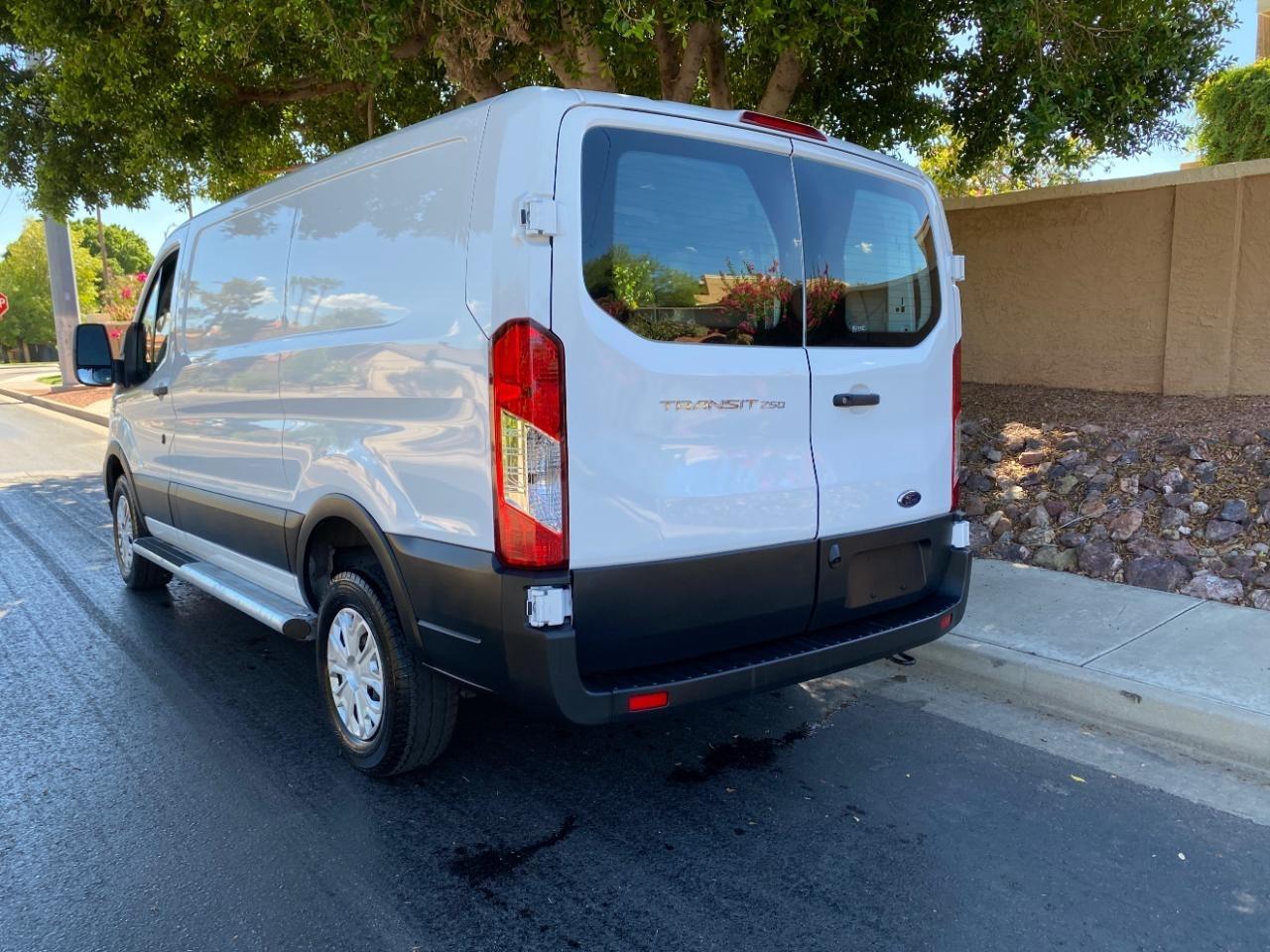 Ford Transit 250 Van 2025