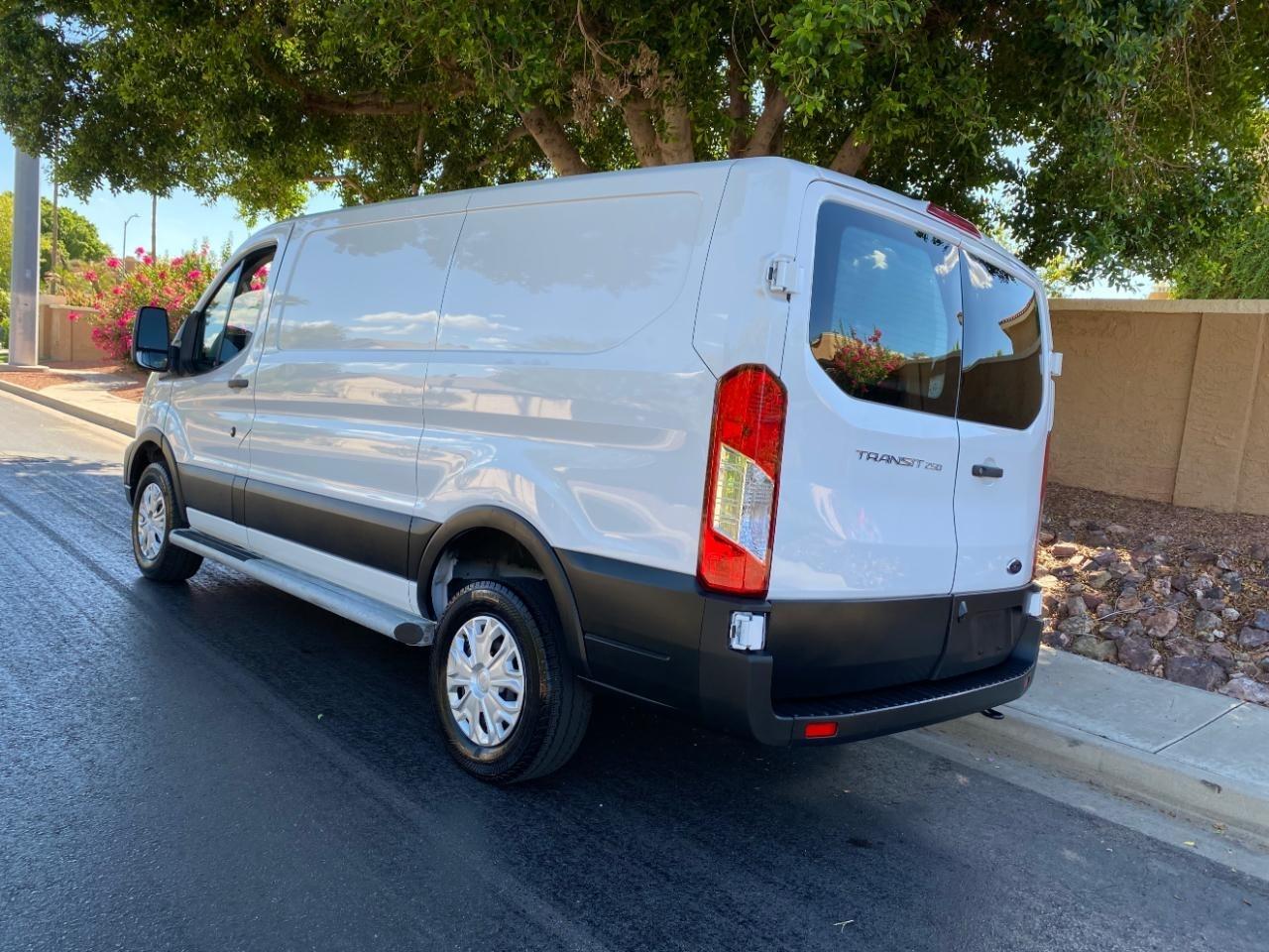 Ford Transit 250 Van 2025