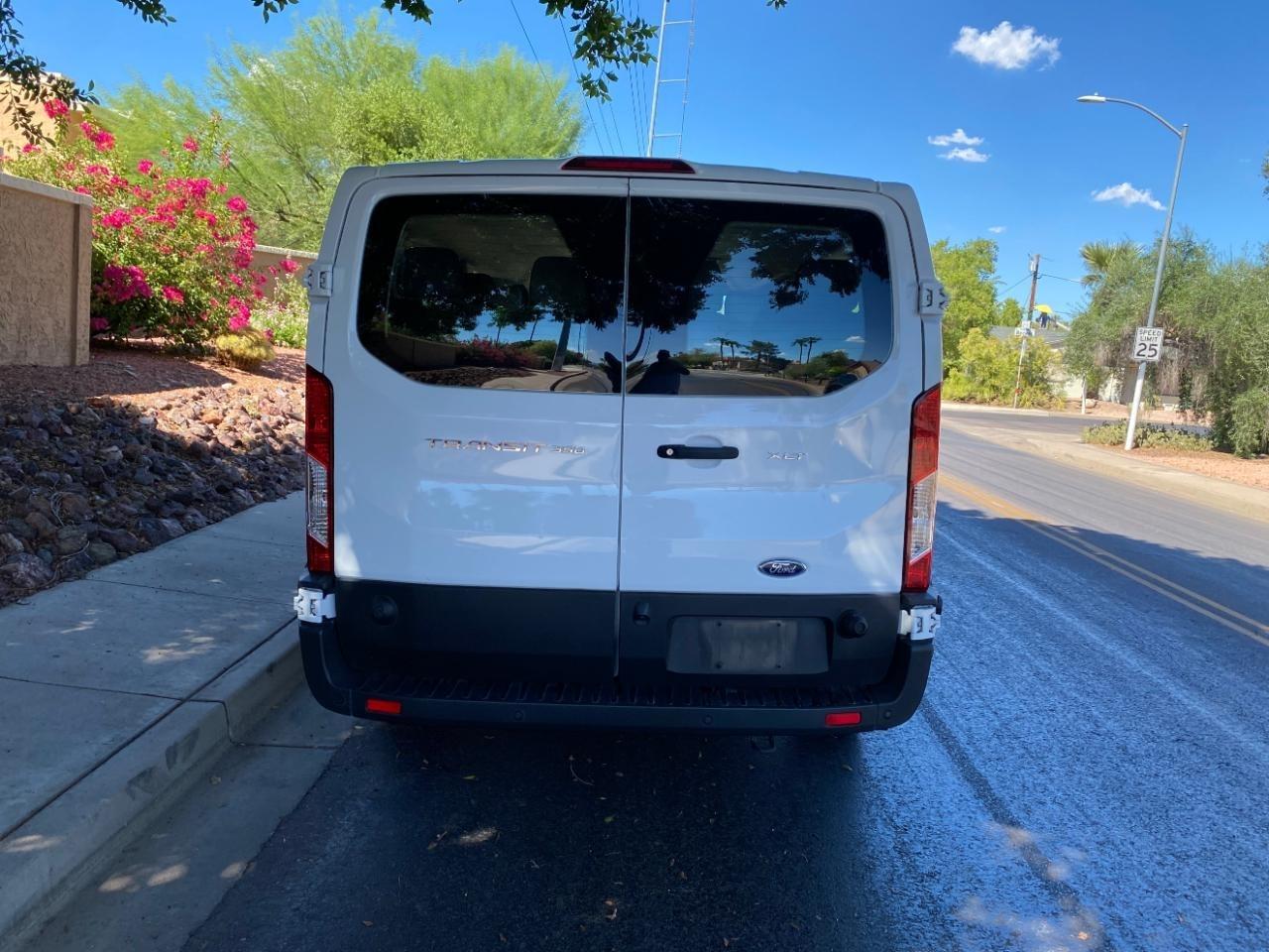 Ford Transit 350 Wagon Low Roof XLT w/Sliding Pass. 148-in. WB 2024