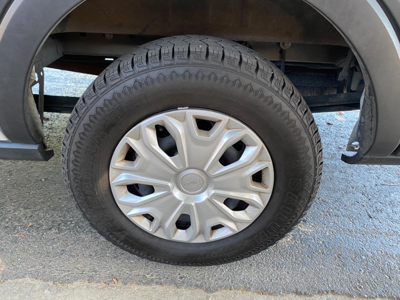Ford Transit 350 Wagon Low Roof XLT w/Sliding Pass. 148-in. WB 2024