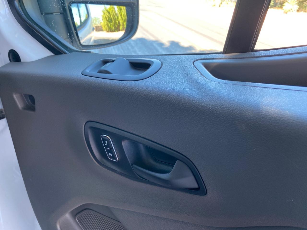 Ford Transit 350 Wagon Low Roof XLT w/Sliding Pass. 148-in. WB 2024