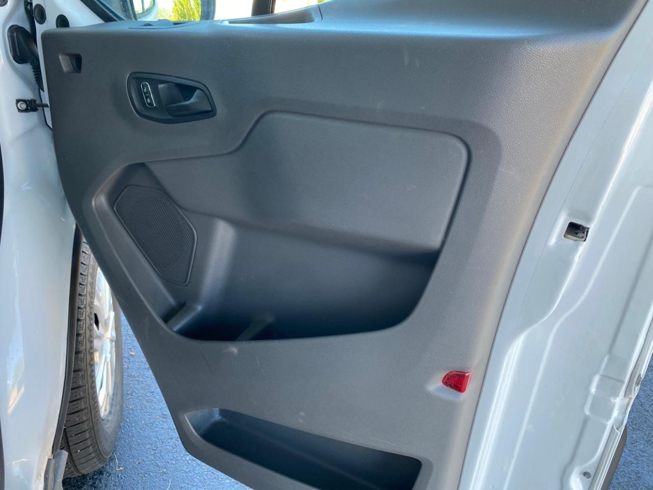 Ford Transit 350 Wagon Low Roof XLT w/Sliding Pass. 148-in. WB 2024