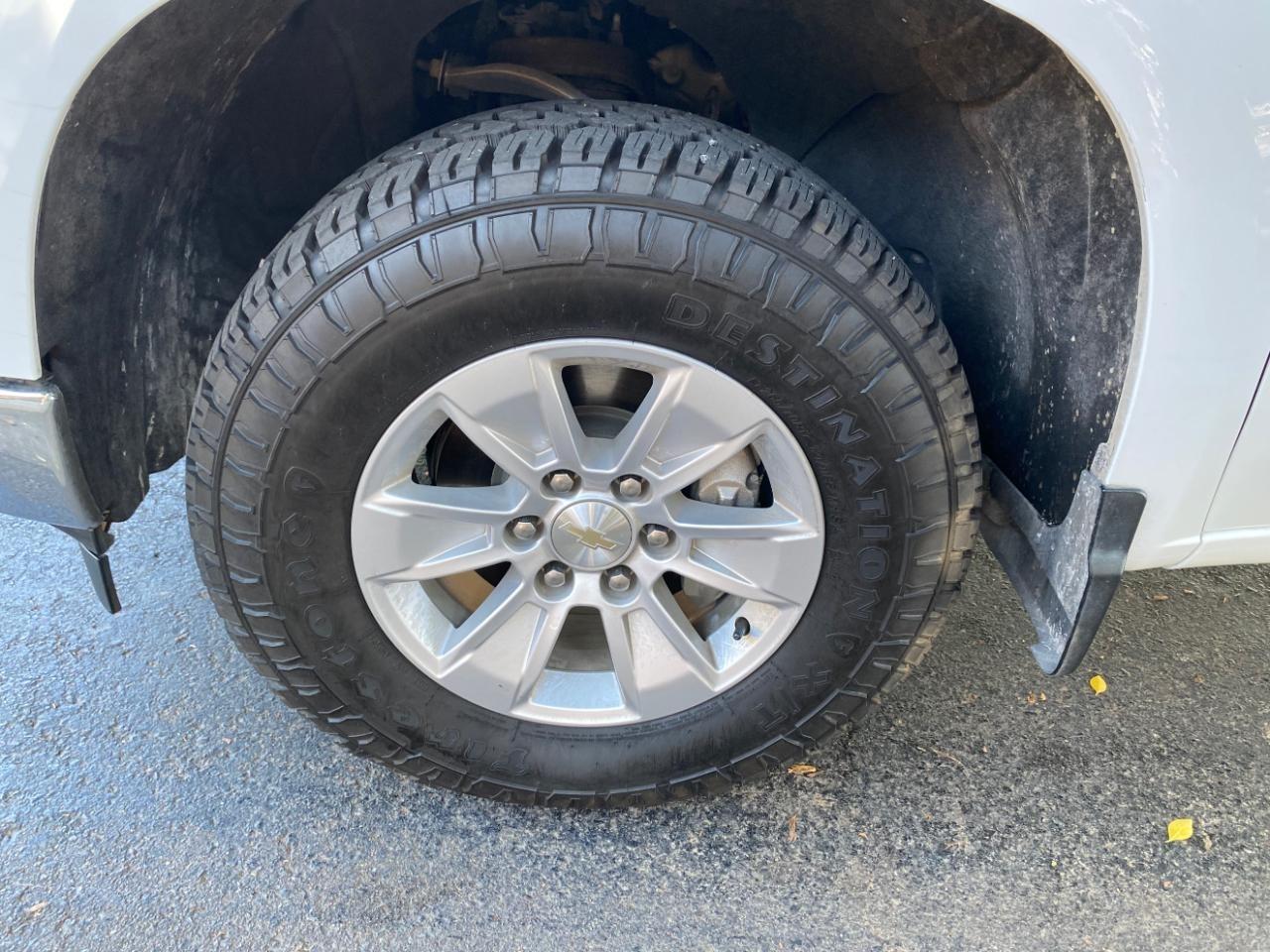 Chevrolet Silverado 1500 LT Crew Cab 4WD 2023