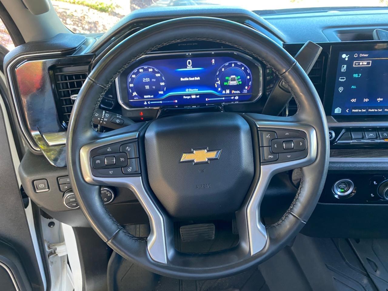 Chevrolet Silverado 1500 LT Crew Cab 4WD 2023