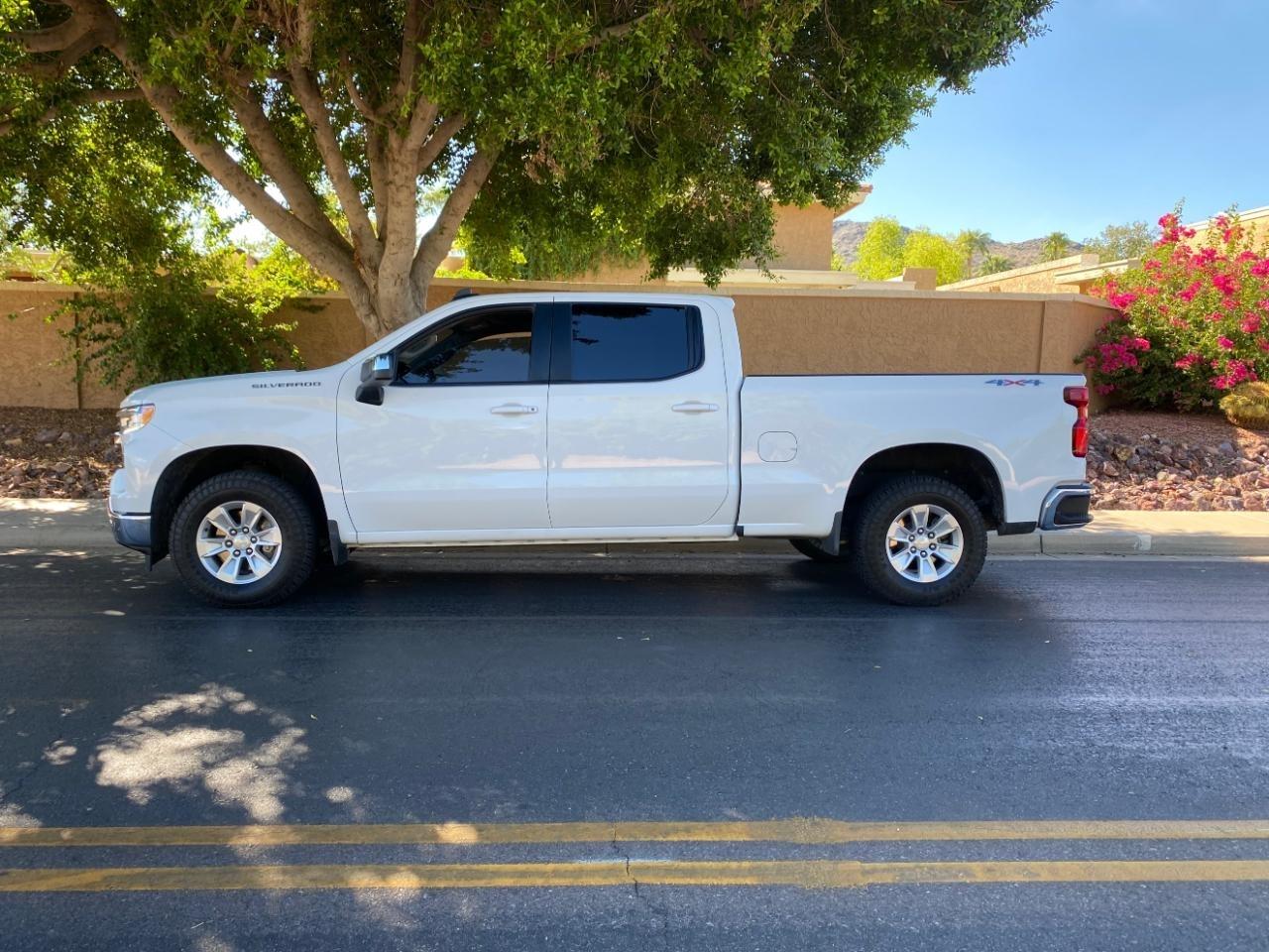 Chevrolet Silverado 1500 LT Crew Cab 4WD 2023