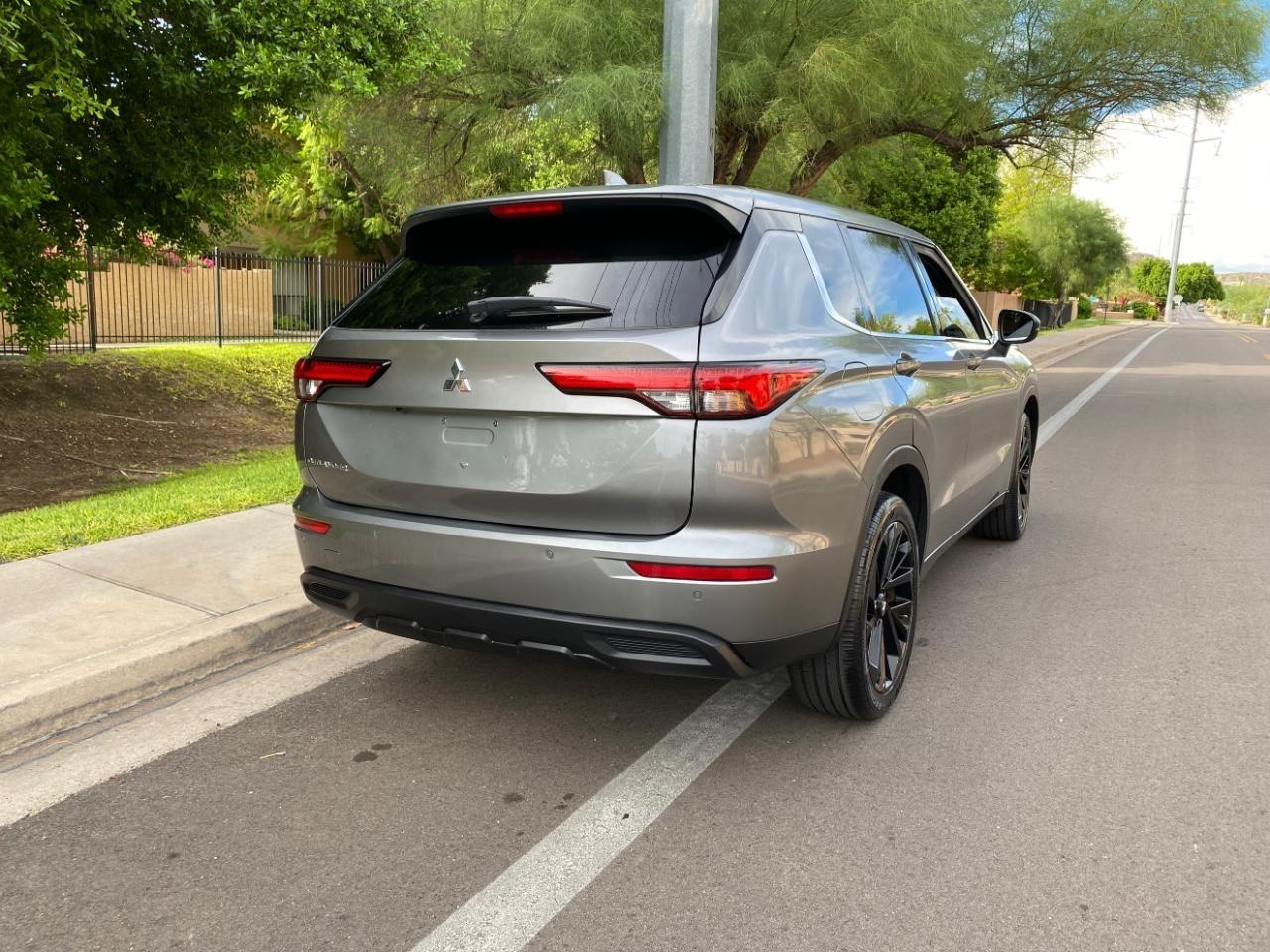 Mitsubishi Outlander SE 2WD 2022