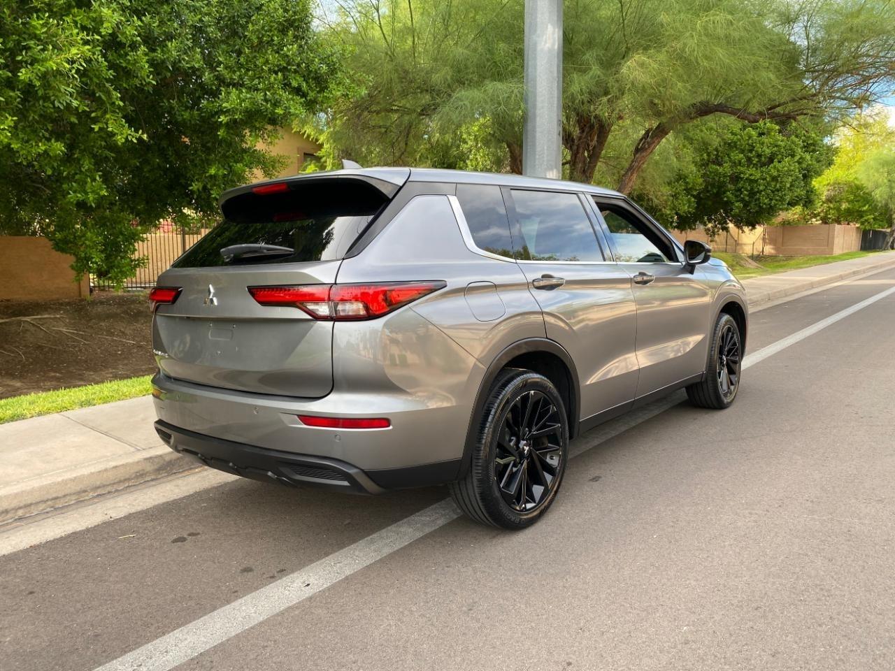 Mitsubishi Outlander SE 2WD 2022