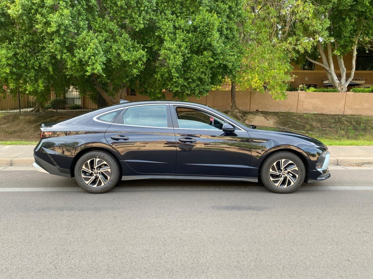 Hyundai Sonata Hybrid Blue 2026