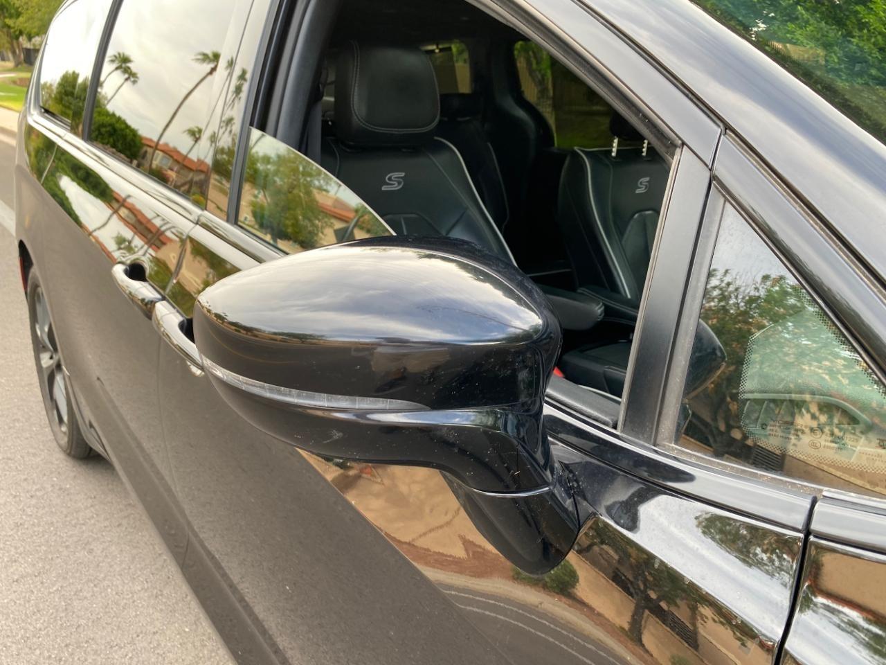 Chrysler Pacifica Limited 2025