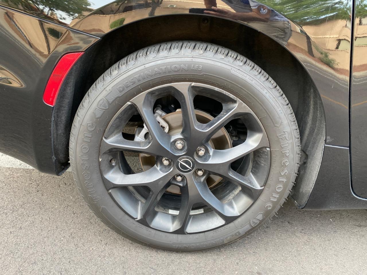 Chrysler Pacifica Limited 2025