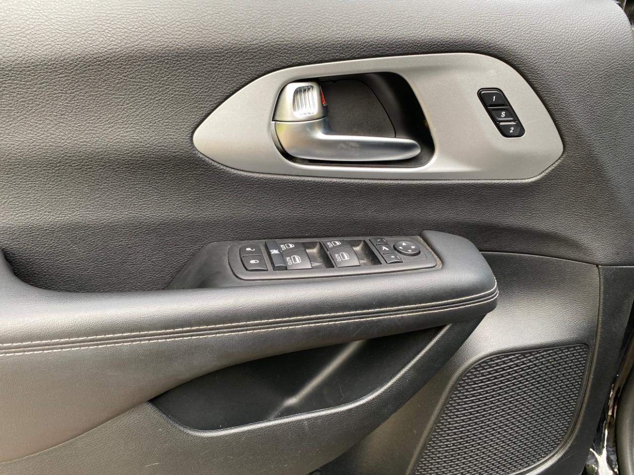 Chrysler Pacifica Limited 2025