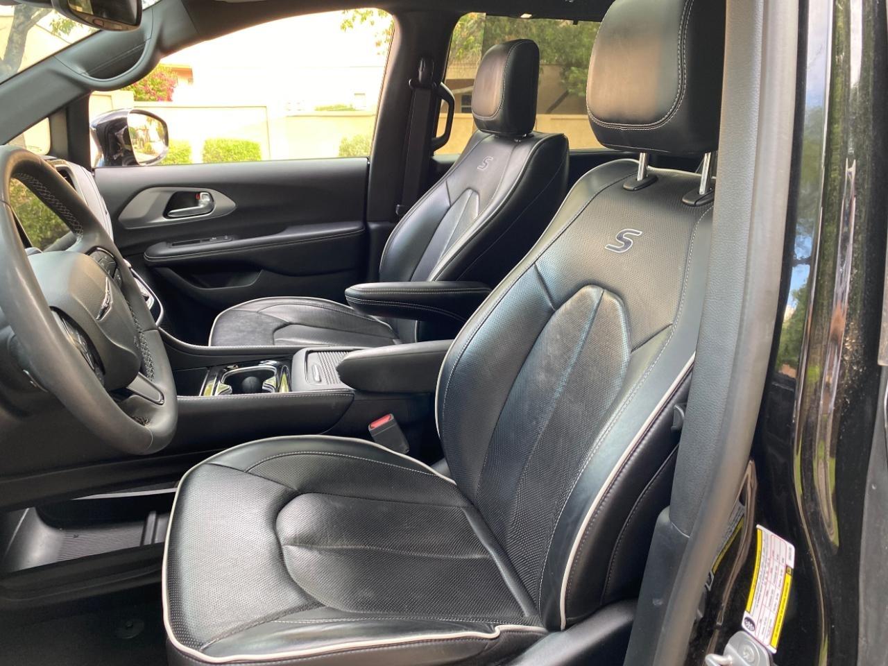 Chrysler Pacifica Limited 2025