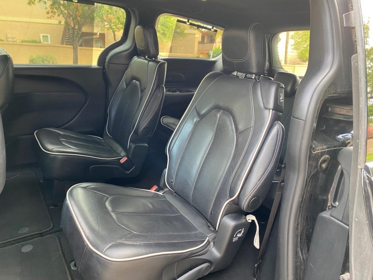 Chrysler Pacifica Limited 2025